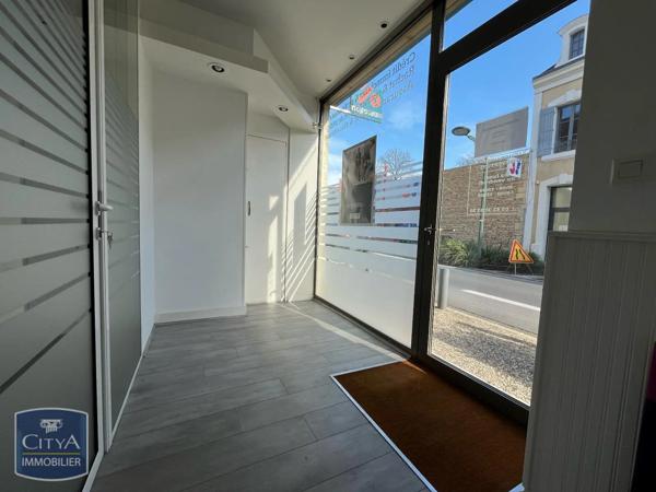 Location local commercial 16.99m²