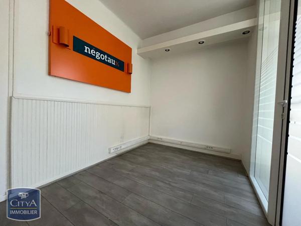 Location local commercial 16.99m²