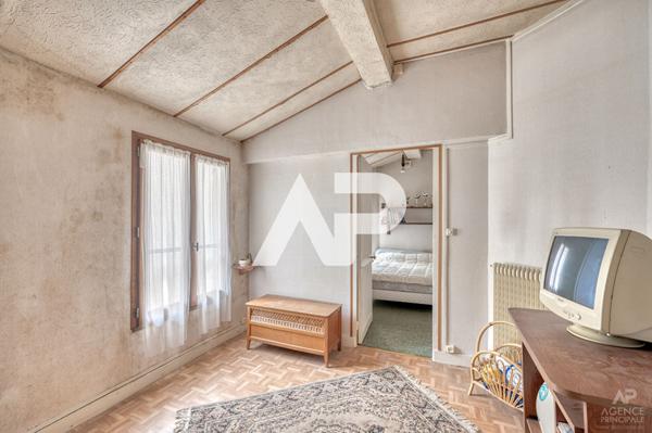 Ensemble immobilier Rueil-Malmaison 10 pièce(s) 184m2 1 139 000 € **  - Référence  19527