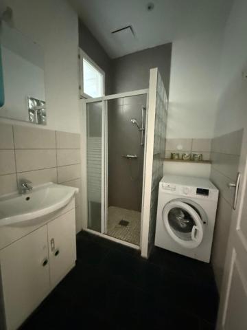 F3 dans une maison de cartactere proche salvator