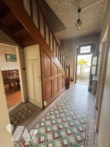 PROCHE CENTRE VILLE, MAISON AVEC JARDIN ET DEPENDANCES