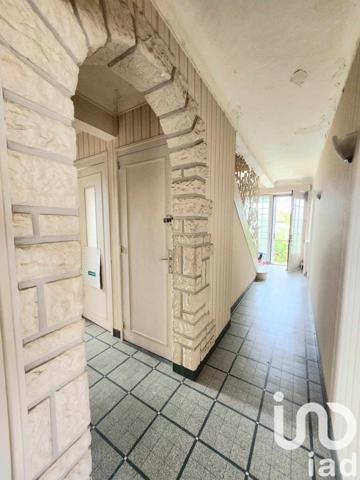 Maison 7 pièces de 123 m² à Poitiers (86000)