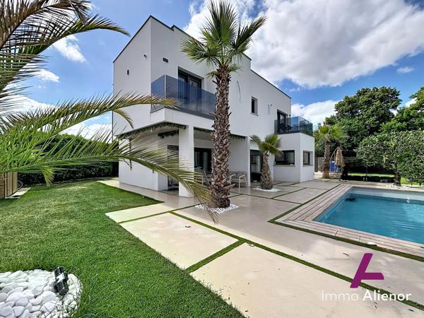 Maison contemporaine avec pisicne