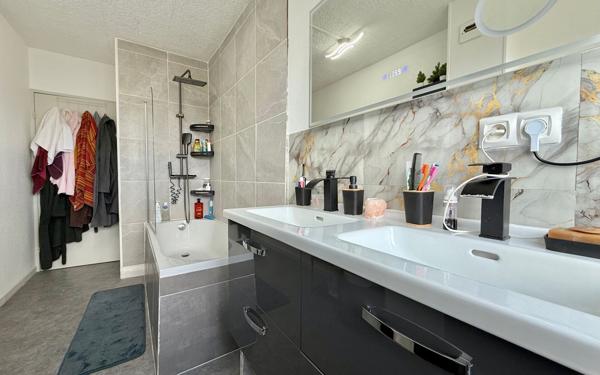 Appartement à vendre    5 pièces • 101,34 m2 Chenôve