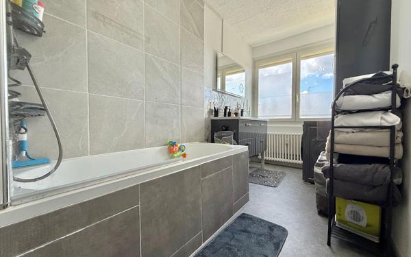 Appartement à vendre    5 pièces • 101,34 m2 Chenôve