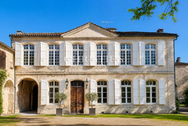 Magnifique demeure historique avec appartements d’invités, piscine et patrimoine médiéval