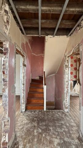 FORT POTENTIEL – Maison en pierre à rénover – 110 m² – Terrain 200 m² – Grand-Couronne