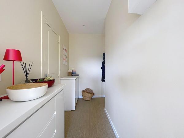 Studio rénové au pied du marché