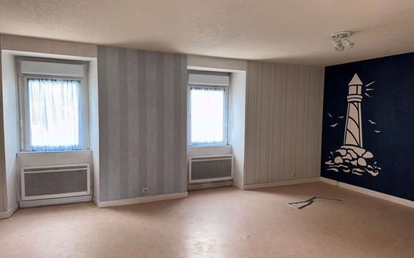 Maison à vendre    3 pièces • 81,85 m2 Rostrenen