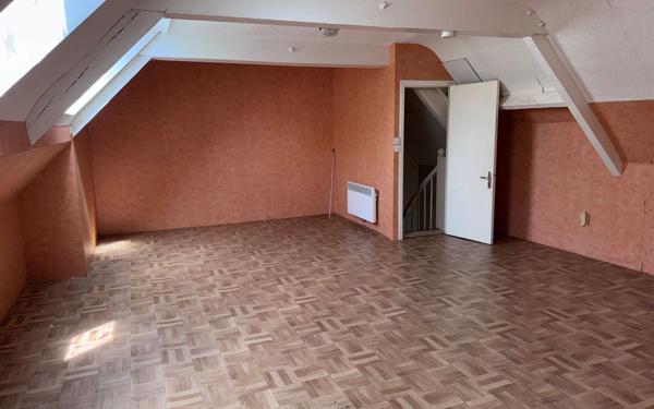 Maison à vendre    3 pièces • 81,85 m2 Rostrenen