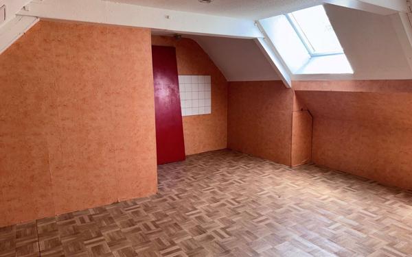 Maison à vendre    3 pièces • 81,85 m2 Rostrenen