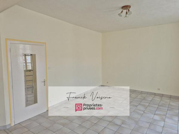 A VENDRE - Les Herbiers centre ville - Maison de ville de 76 m2 avec cour fermée