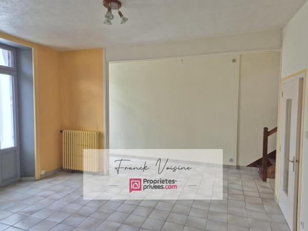 A VENDRE - Les Herbiers centre ville - Maison de ville de 76 m2 avec cour fermée