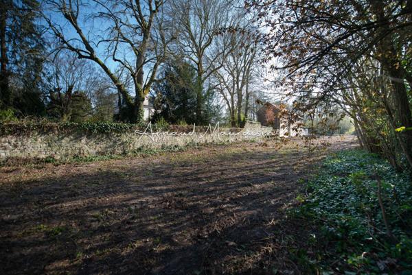 Terrain constructible au calme dans une impasse