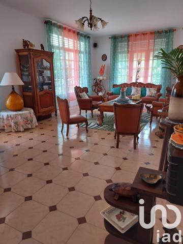 Maison 10 pièces de 269 m² à Saint-Claude (97120)