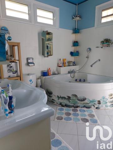 Maison 10 pièces de 269 m² à Saint-Claude (97120)