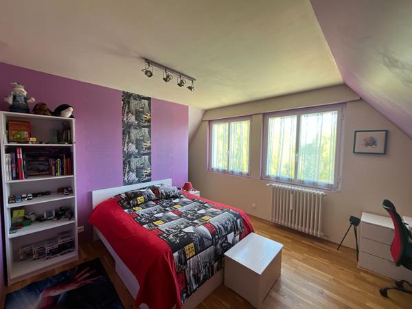 PROCHE CERGY PROPRIETE D'EXCEPTION de 180 M2 HABITABLES AVEC PISCINE ET DEPENDANCES