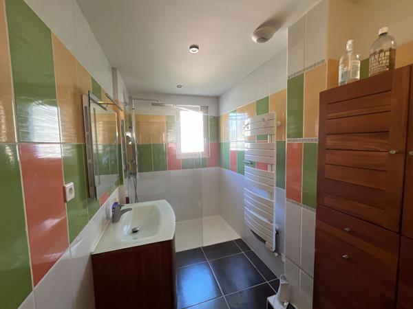 PROCHE CERGY PROPRIETE D'EXCEPTION de 180 M2 HABITABLES AVEC PISCINE ET DEPENDANCES