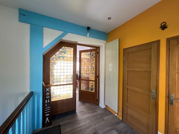 PROCHE CERGY PROPRIETE D'EXCEPTION de 180 M2 HABITABLES AVEC PISCINE ET DEPENDANCES