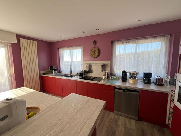 PROCHE CERGY PROPRIETE D'EXCEPTION de 180 M2 HABITABLES AVEC PISCINE ET DEPENDANCES