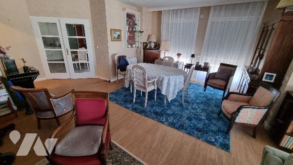 EXCLUSIVITE - APPARTEMENT 3 chambres avec place de parking cave et ascenseur