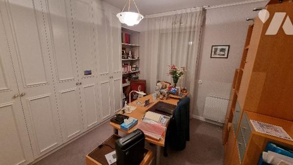 EXCLUSIVITE - APPARTEMENT 3 chambres avec place de parking cave et ascenseur