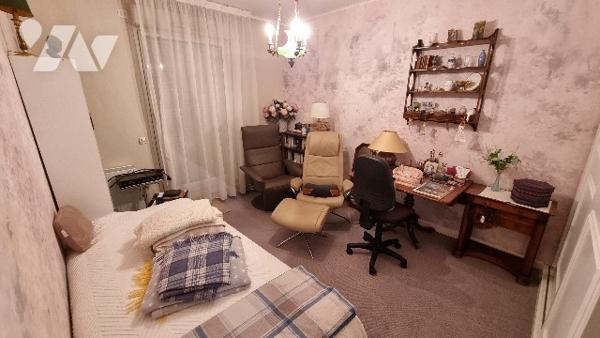 EXCLUSIVITE - APPARTEMENT 3 chambres avec place de parking cave et ascenseur