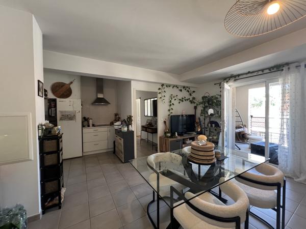 Appartement
                                                                                                                                                                                                                                                                                                                        3 pièce(s)                                                                                                                                                                                                          2 chambre(s)                                                                                                                                                                                                          68.95  m²