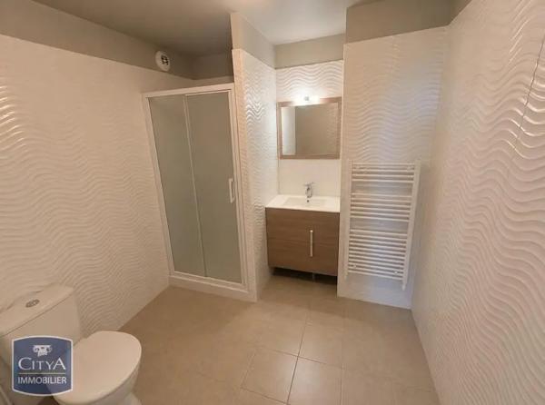 Appartement à louer 2 pièces 37.69m² Nîmes (30000)