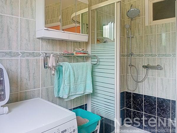 Maison de plain-pied à vendre à Saujon dans un quartier calme - Confort et tranquillité assurés à quelques minutes du centre ville.