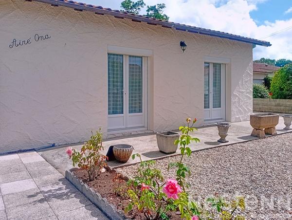 Maison de plain-pied à vendre à Saujon dans un quartier calme - Confort et tranquillité assurés à quelques minutes du centre ville.