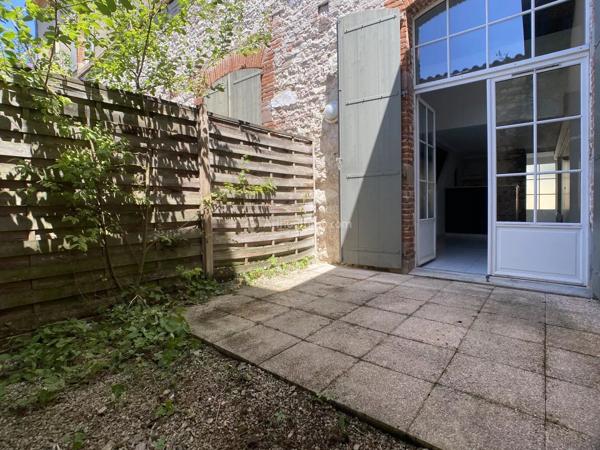 Location                                                      Appartement
                        
                     2 pièces                      43 m2                     à Albi
