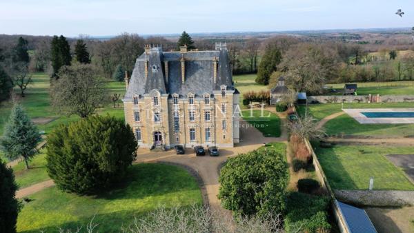 Beau château XIXe avec 19 hectares à vendre à quelques minutes du Mans