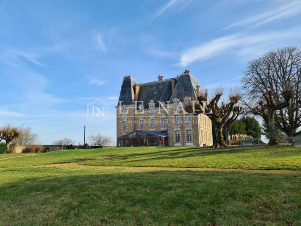 Beau château XIXe avec 19 hectares à vendre à quelques minutes du Mans