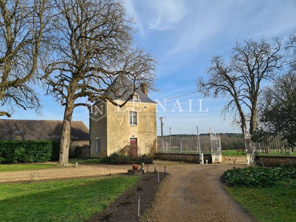 Beau château XIXe avec 19 hectares à vendre à quelques minutes du Mans
