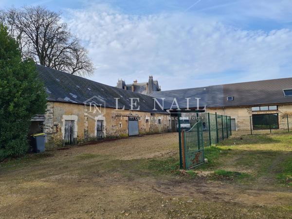 Beau château XIXe avec 19 hectares à vendre à quelques minutes du Mans