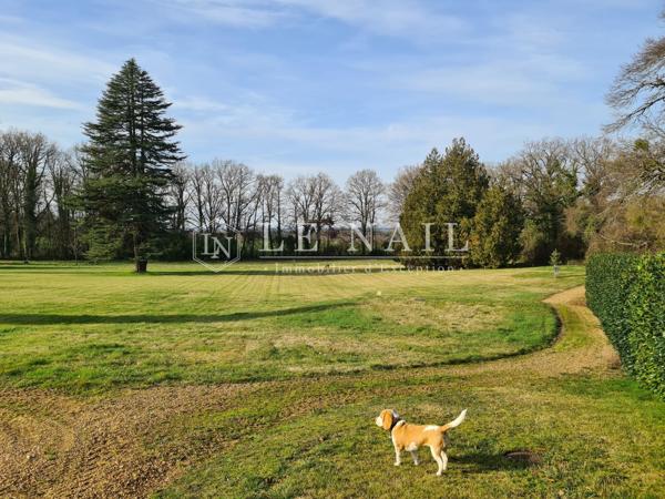 Beau château XIXe avec 19 hectares à vendre à quelques minutes du Mans