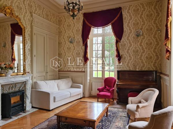 Beau château XIXe avec 19 hectares à vendre à quelques minutes du Mans