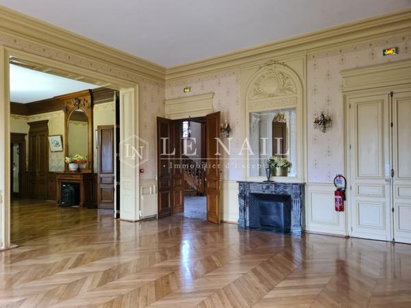 Beau château XIXe avec 19 hectares à vendre à quelques minutes du Mans