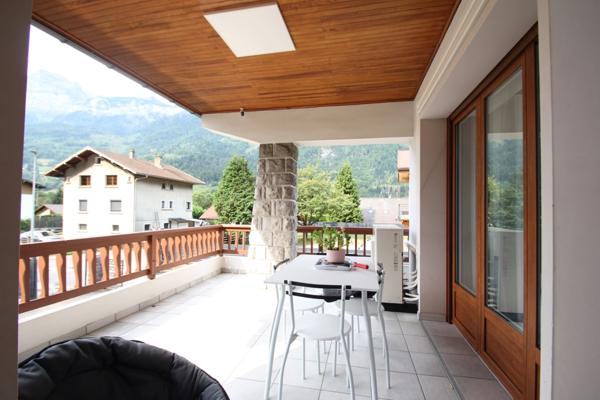 A VENDRE Appartement 3 pièces, garage , caves, jardin, terrasse parfait état MAGLAND (74)