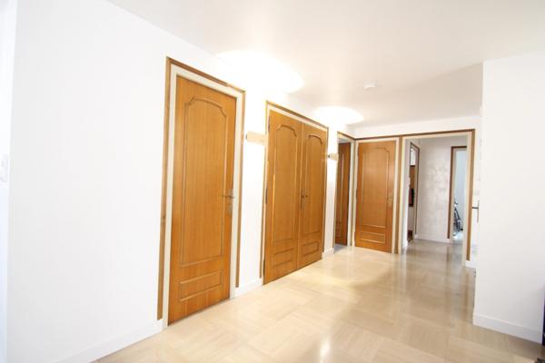 A VENDRE Appartement 3 pièces, garage , caves, jardin, terrasse parfait état MAGLAND (74)