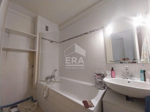 APPARTEMENT A VENDRE T3 - BLOIS - 2 CHBS, ENTIEREMENT RENOVE, PARKING et PARC COMMUNS