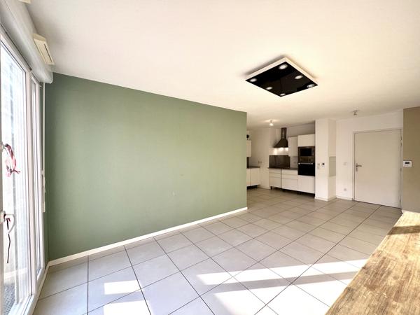 Marseille (13013) 13013 MARSEILLE - Les Olives - Appartement 3 pièces, grande terrasse et parking double privé.