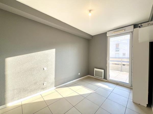 Marseille (13013) 13013 MARSEILLE - Les Olives - Appartement 3 pièces, grande terrasse et parking double privé.