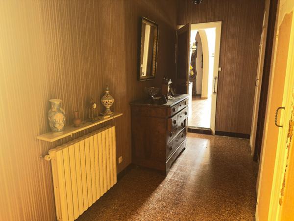 MAISON DE CARACTERE 250 M2 HABITABLES, GARAGE EN PIERRE 65 M2, HANGAR AGRICOLE 260 M2, JARDIN 5000 M2