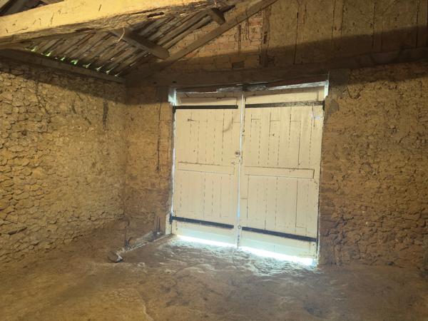 MAISON DE CARACTERE 250 M2 HABITABLES, GARAGE EN PIERRE 65 M2, HANGAR AGRICOLE 260 M2, JARDIN 5000 M2