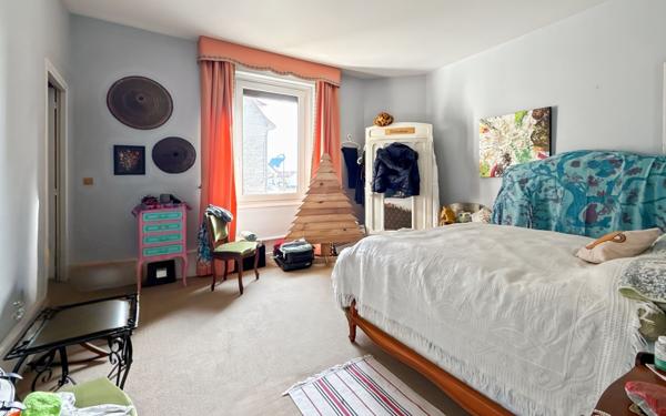 Maison à vendre    9 pièces • 224 m2 Périgueux