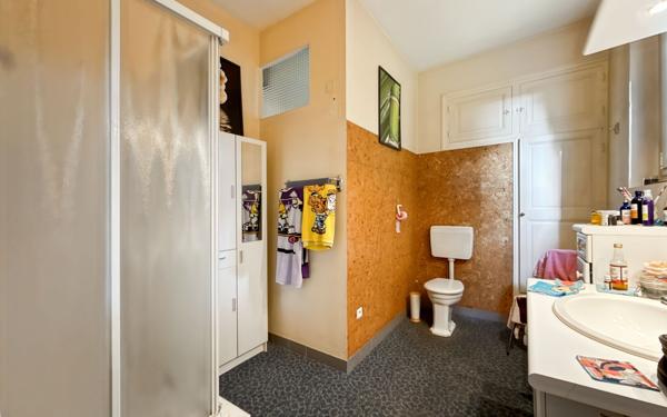 Maison à vendre    9 pièces • 224 m2 Périgueux