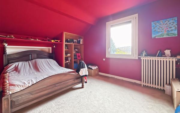 Maison à vendre    9 pièces • 224 m2 Périgueux