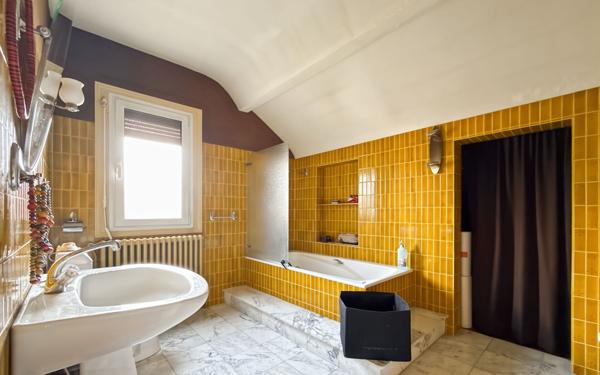 Maison à vendre    9 pièces • 224 m2 Périgueux